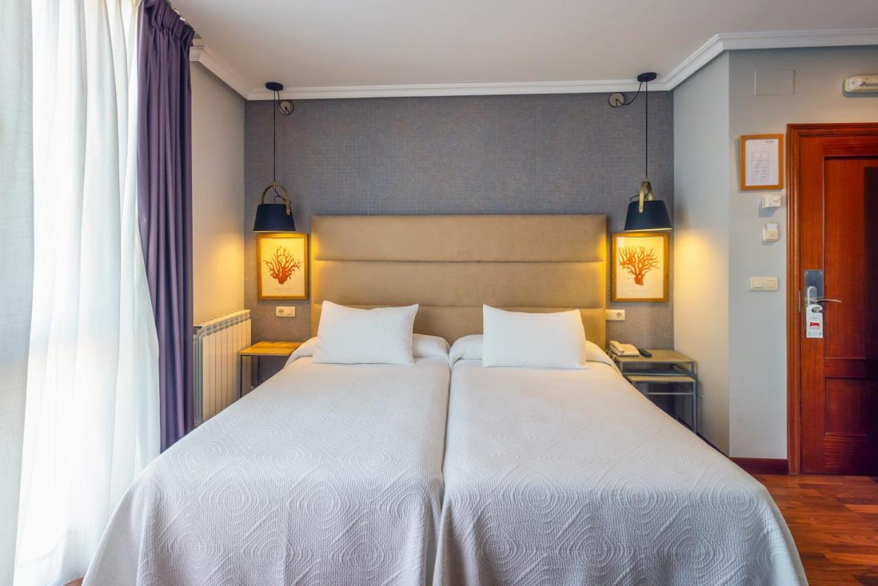 Hotel Verdemar リバデセリャ エクステリア 写真